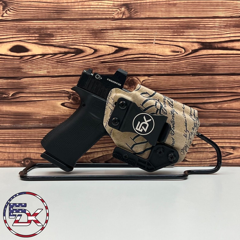 Carbon Fiber We the People Constitution - Inside the Waistband (IWB) Holster - Canik, Glock, FN, Ruger, Sig Sauer, Smith Wesson, Springfield bild 5