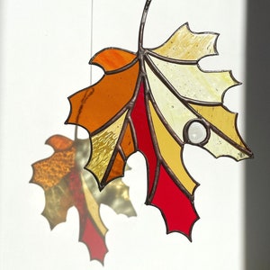 Ahorn Glasmalerei Blatt Suncatcher, Herbst Blätter, Blatt Herbst Ornament, Herbstdeko Anhänger Geschenk Monstera Fensterschmuck fensterdeko herbst
