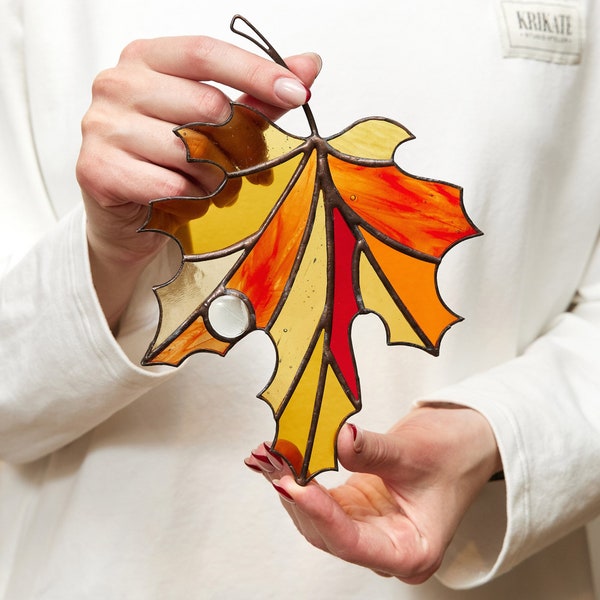 Maple Stained Glass Leaf Suncatcher, Fall leaves Autumn Ornament, Fall decor, Pendant gift Monstera Window hanging fensterdeko herbst