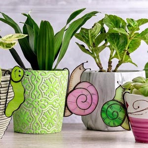 Stained Glass Plant Pot Hugger, Garden Critter Planter Decor