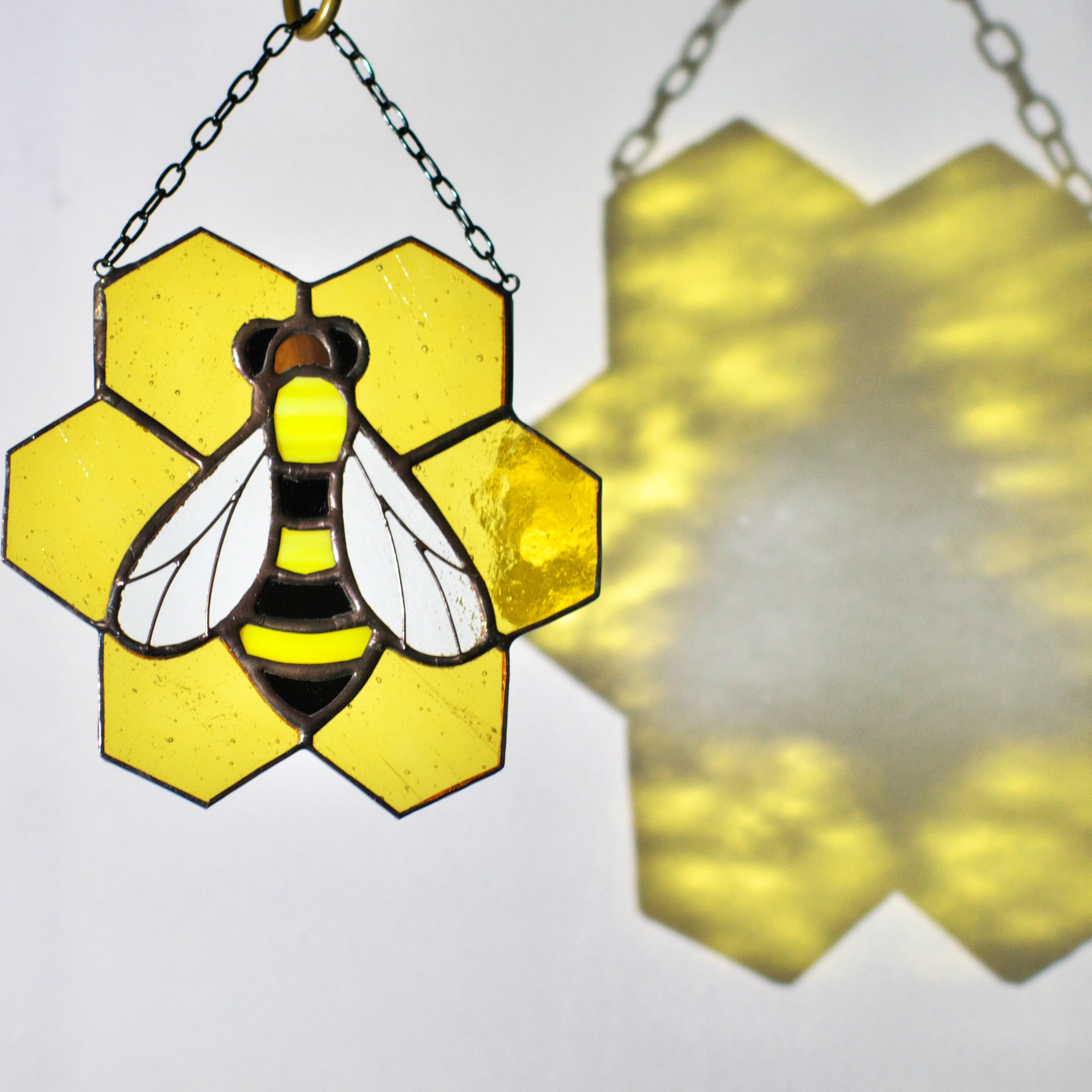 BDHRKTE Décoration à Suspendre En Verre Teinté Abeille