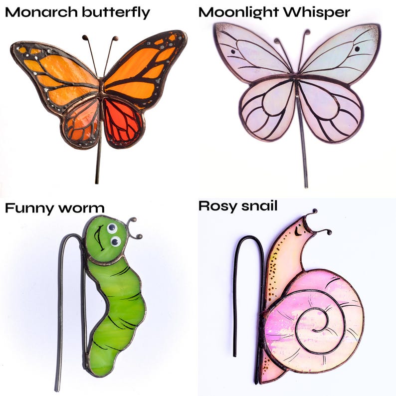 Puede incluir: Cuatro estacas decorativas para jard&iacute;n con dise&ntilde;os caprichosos. Las estacas incluyen una mariposa monarca con alas naranjas y negras, una mariposa transl&uacute;cida, un gusano verde con una cara sonriente y un caracol rosa.