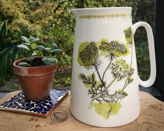Cow Parsley Bone China Pitcher: Botanical Queen Anne’s Lace Floral Water Jug (3 Pint)