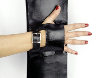 clutch purse with hand grip