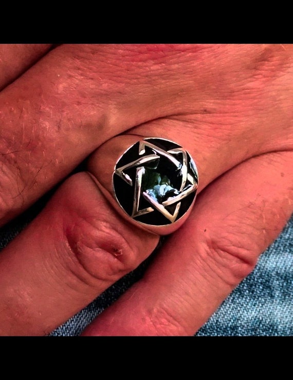 スターリングシルバーのダビデの星のリング：黒のエナメルドームに