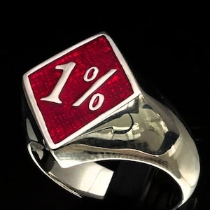 Sterlingzilveren motorring: 1% symbool op rood geëmailleerde diamantvorm hooggepolijst