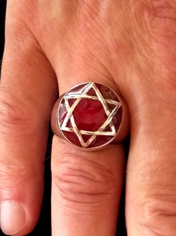 スターリングシルバーのダビデの星のリング：黒のエナメルドームに