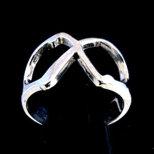Anillo de plata esterlina con símbolo de letra del alfabeto griego Chi inicial, anillo unisex de plata 925 muy pulido