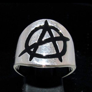 Sterling Silber Anarchy Ring mit einem Punk Symbol UK aus hochglanzpoliertem 925er Silber