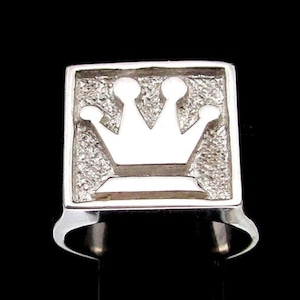 Sterling silver Chess Player symbol ring The Queen Medieval Crown Chess piece matte finish and high polished 925 silver men&#39;s ring