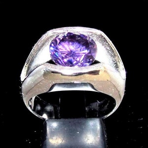Sterling silver Solitaire ring with a Stunning sparkling Purple CZ stone high polished 925 silver