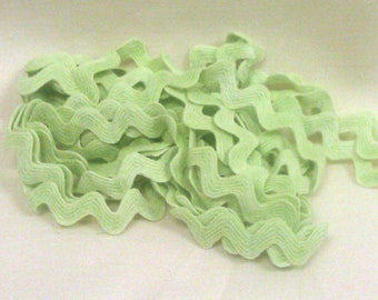 Dames of the Needle - 1/2" Rick Rack - Apple Green - Hand Dyed - 3 yards