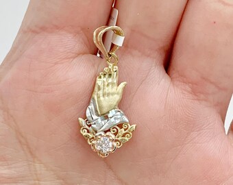 14K Praying Hands Pendant