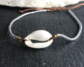 Kauri shell bracelet with Miyuki beads, magically lightweight for summer, gift for herself or mom, girlfriend, grandma, sister