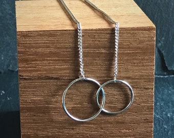 Simple, elegant, short necklace in silver 925 for a favorite person - two rings connected to each other