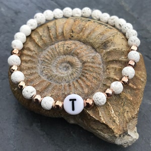 Pulsera de cuentas de lava con carta, personalizable, amistad. Persona favorita, regalo, novia