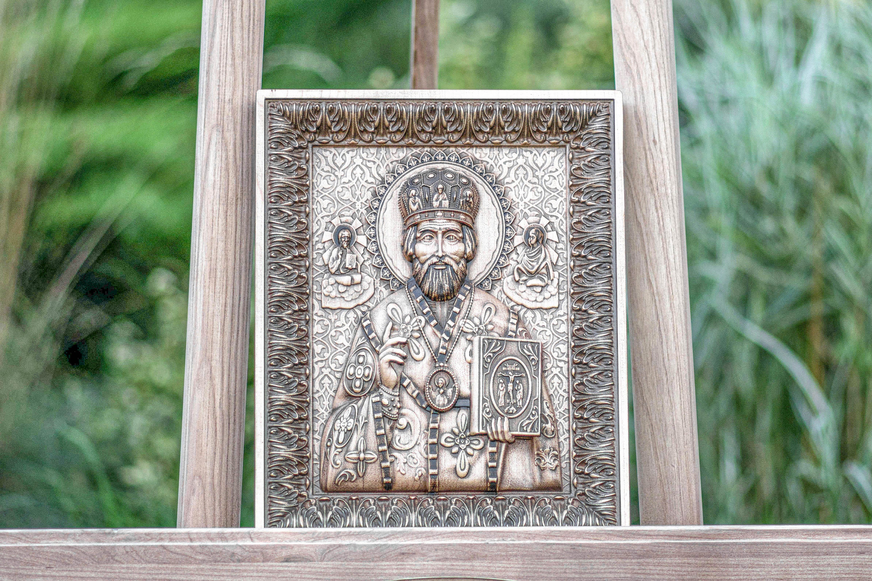 Gepersonaliseerde gegraveerd Sinterklaas-orthodox icoon 12,2х9,8 in - Handgemaakt houten snijwerk - Beschermer van kinderen - Spiritueel christelijk cadeau