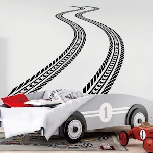 Naklejki ścienne z śladami opon, naklejki z drogami opon, naklejki ścienne z śladami ciągników, naklejki z bieżnikiem opon, naklejki drogowe RaceCar dla chłopców, motyw samochodu wyścigowego, sypialnia