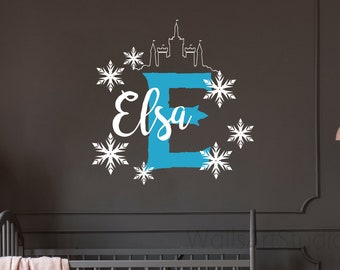 Adesivo da parete a tema Frozen, castello con nome personalizzato, fiocchi di neve opzionali - Italia