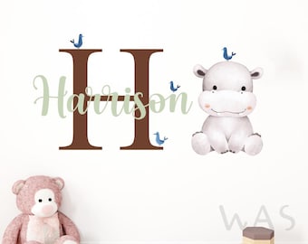 Pegatina de pared con nombre personalizado y diseño de hipopótamo de safari. Pegatinas para la habitación de tu bebé, decoración de pared para niños.