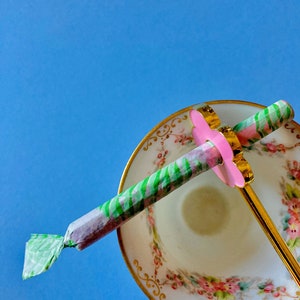 Flower Rollie Holder