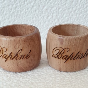 Anel de guardanapo de faia encerado com nome ou apelido a pedido, presentes de mesa ecológicos para o dia a dia de aniversário de casamento.