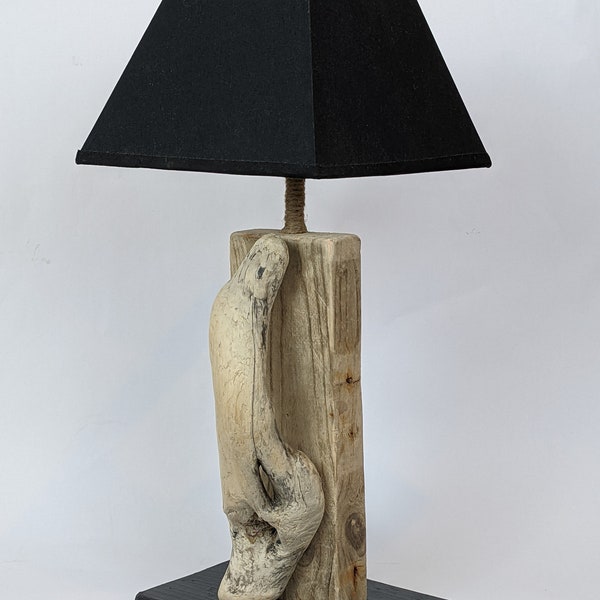 lampe en bois flotté