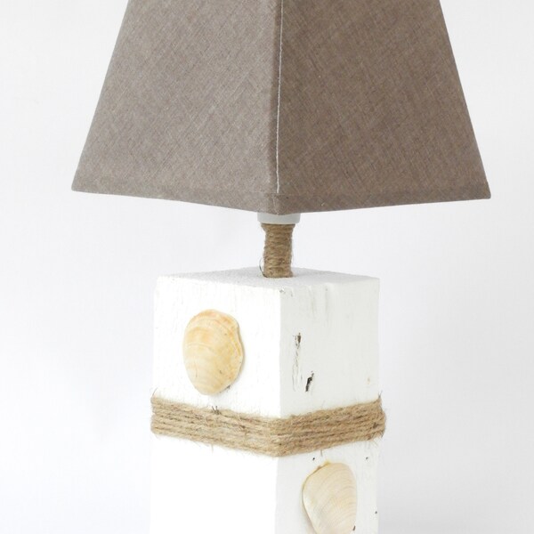 Lampe de chevet en bois peint