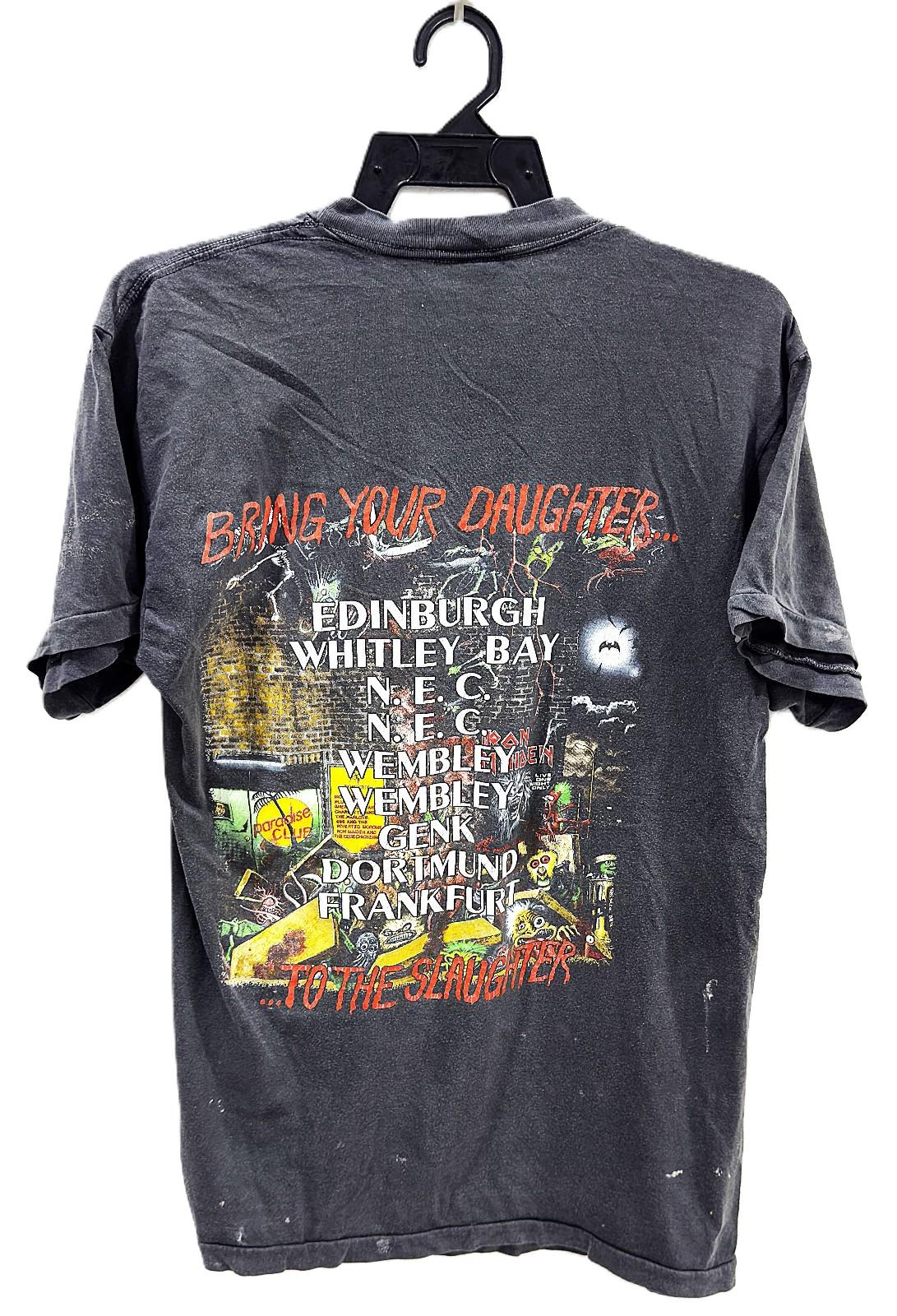 T-shirt essentiel for Sale avec l'œuvre « Pas de prière pour la Vierge