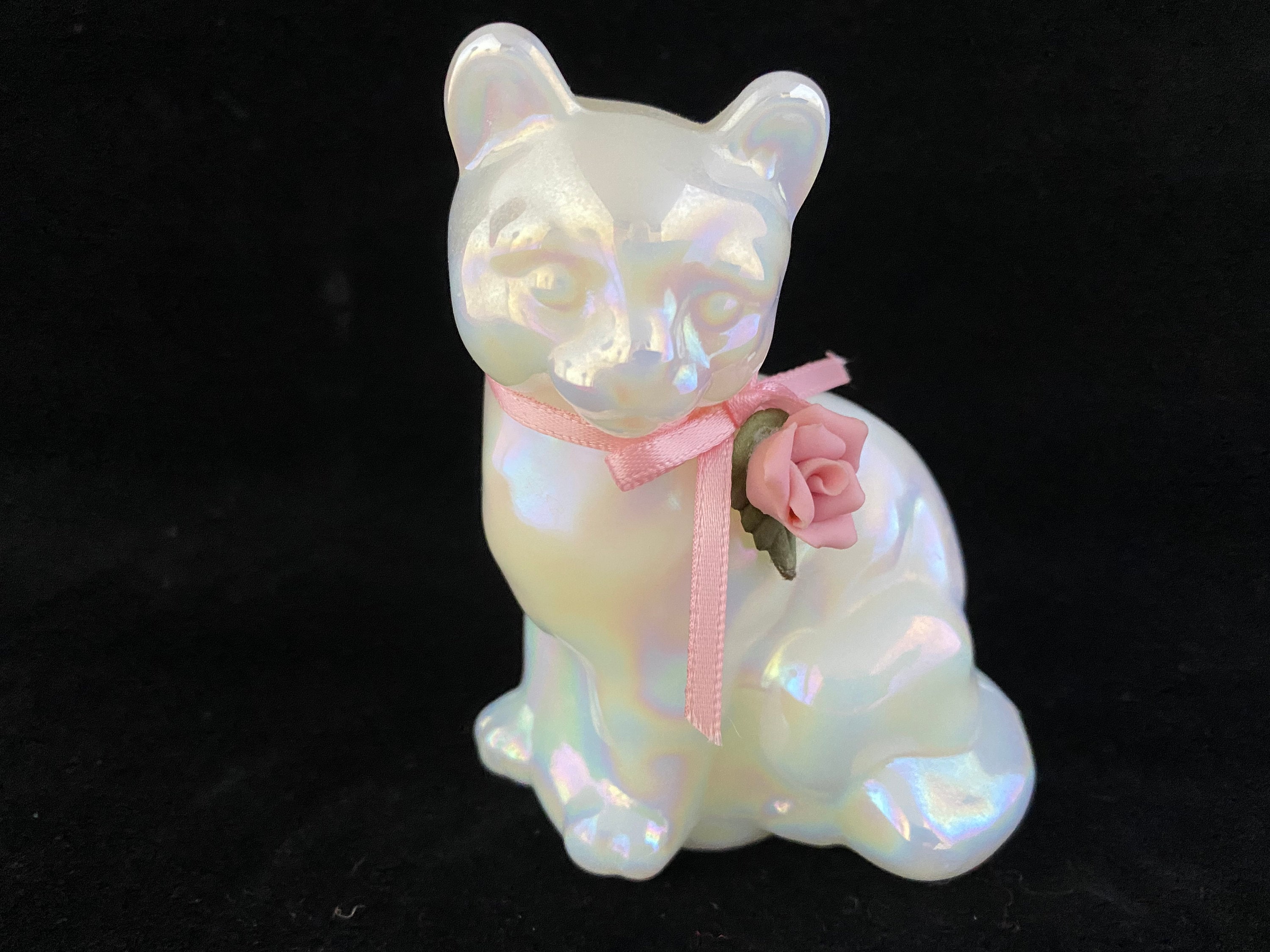【希少品】FENTON CAT フェントン ガラス 置物　ワインレッド Fenton / Fenton Cat / Fenton Iridescent Cat Figurine
