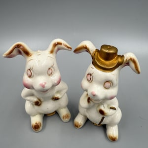 Bunny / Vinage Anthropomorphic Bunny Salt and Pepper Shaker Set / Mid Century Bunny Salt and Pepper Shakers