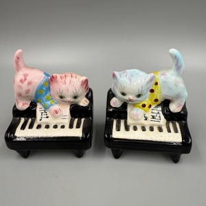 Vintage Salt and Pepper Shakers / Anthropomorphic Kittens on Piano / Japan Ceramic Kitten Salt and Pepper Set / Anthropomorphic Kitten Set