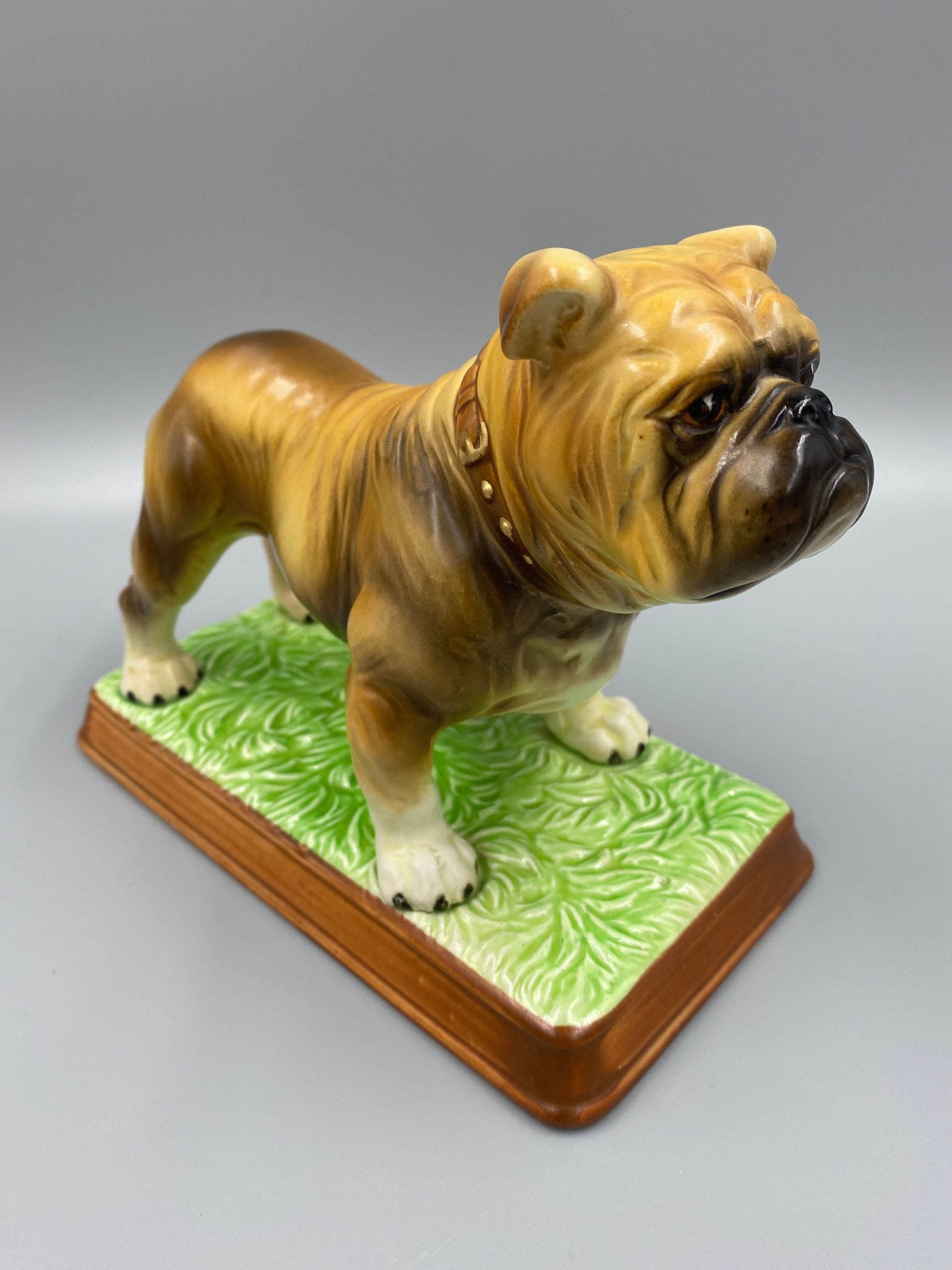 Bulldog / Vintage Bulldog Figurine / Mack Truck Ceramic