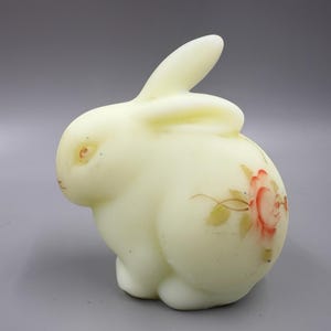 Fenton / Vintage Fenton / Fenton UV Glass Custard Satin Bunny / Fenton Glass Rabbit / Fenton UV Glow Hand Painted Artist Signed