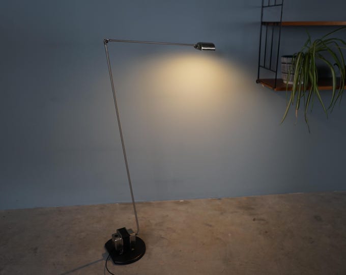 Daphine Terra LED  Stehlampe Nickel Silber LED Modell Floor Lamp  Design Klassiker von  LUMINA
