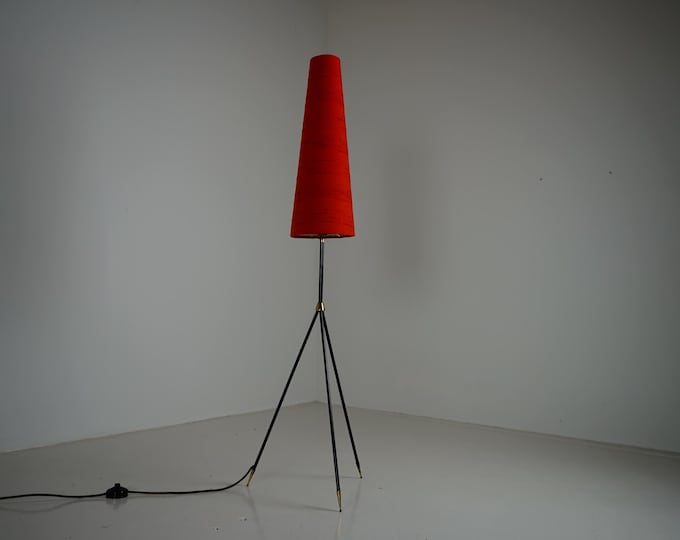 50er Jahren  Design  Rote  Hexenhut Stehlampe mit  Tripot  Fuß  -  Deutschland-  1950er Jahre