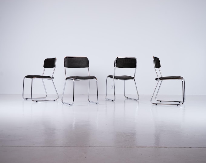 Italian modernist, Bauhaus style tubular chrome chairs /  stackable dining or living room chairs from the  1980s