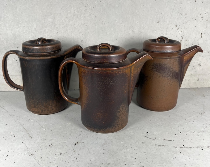 Arabia Ruska coffee pot design by Ulla Procope Arabia Finland