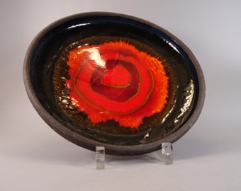 Decorative wall plate or bowl from the 1970s from England