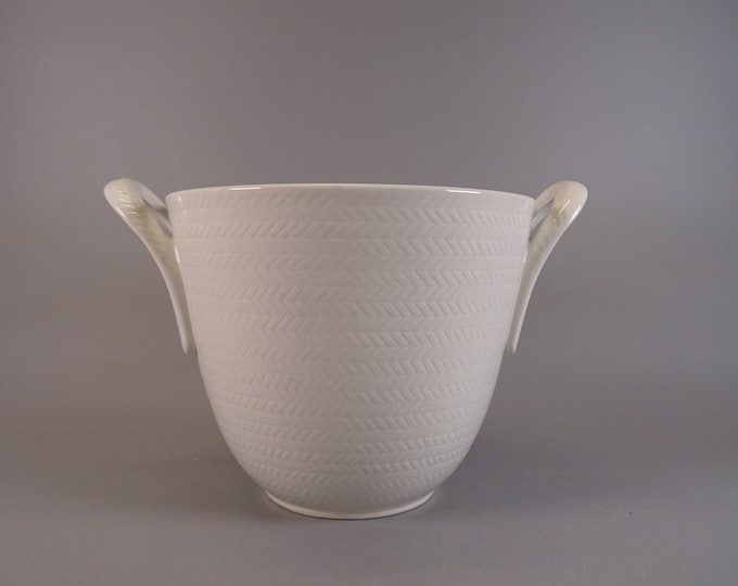 Vintage Rörstrand Blå Eld Hertha Bengtson large white bowl with handle Swedish mid-century design