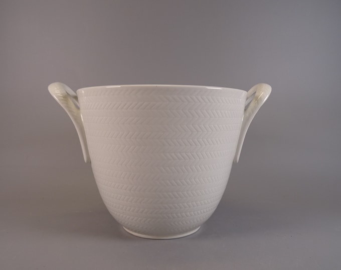 Vintage Rörstrand Blå Eld Hertha Bengtson large white bowl with handle Swedish Mid-Century Design