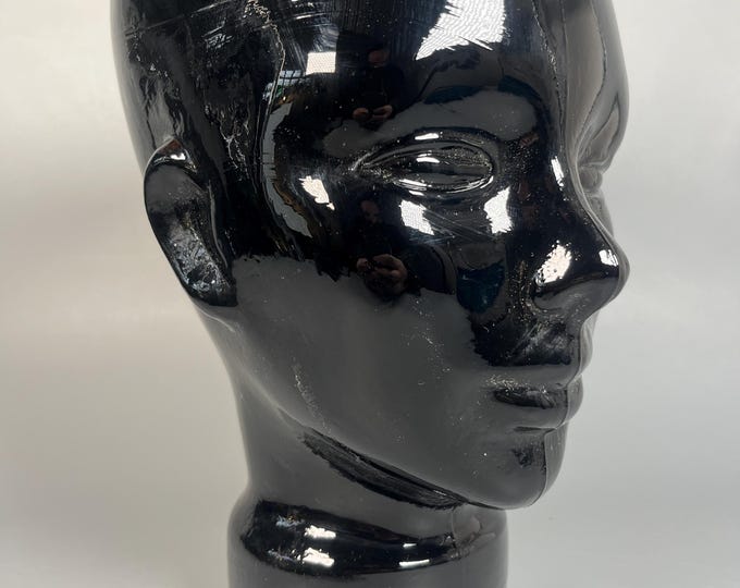 80s style glass head in black to glass for baseball cap or headphone decoration