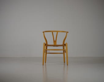Wishbone Chair by Hans Wegner for Carl Hansen & Søn in beech