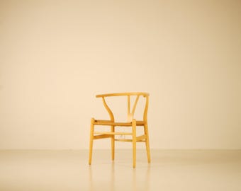 Wishbone Chair by Hans Wegner for Carl Hansen & Søn in beech