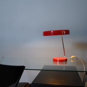 From the 70s model 6658 Kaiser Leuchte Idell table lamp, RED TOP Design