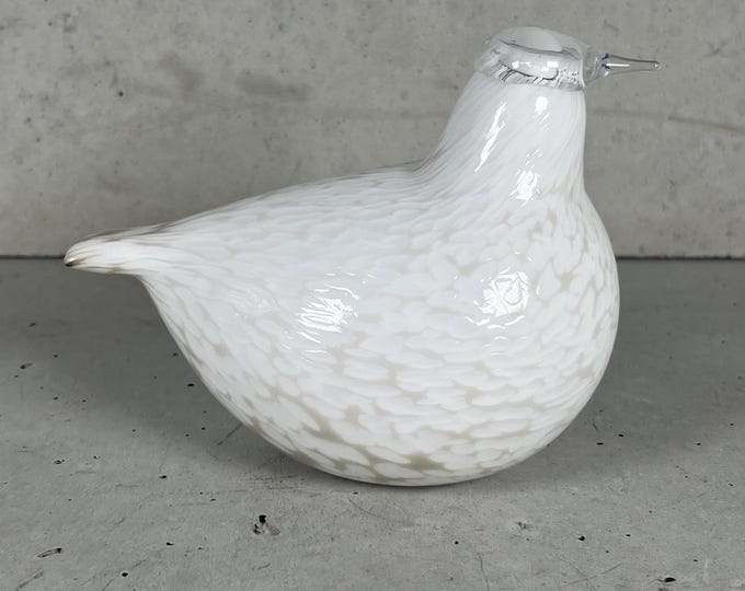 The glass bird by Iittala from Finland Design Oiva Toikka, Nuutajärvi white as snow