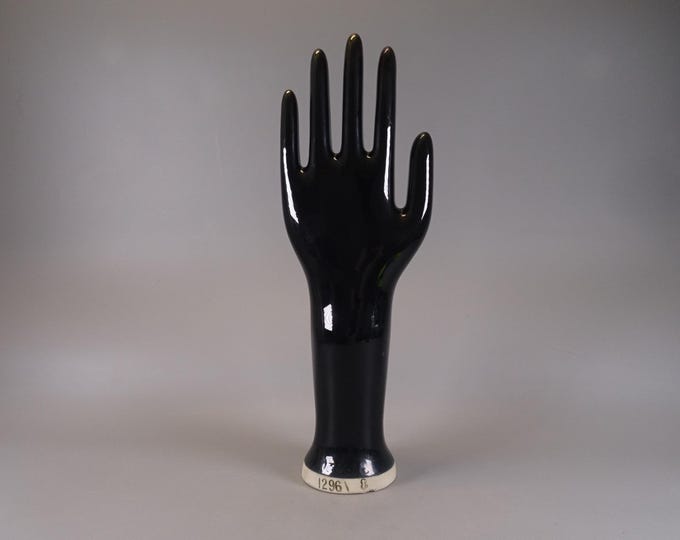 Vintage Glove Mold 1296/8 West-Germany Black