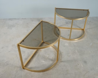 Set of 2 bedside tables or side tables made of brass/metal and semicircular glass tops