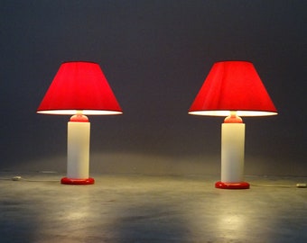 Set of 2 ceramic table lamps from the 70s / 80s red/white with red lacquer shade