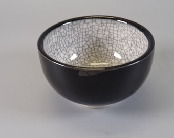 Small bowl made of studio ceramic, inside in craquelée look